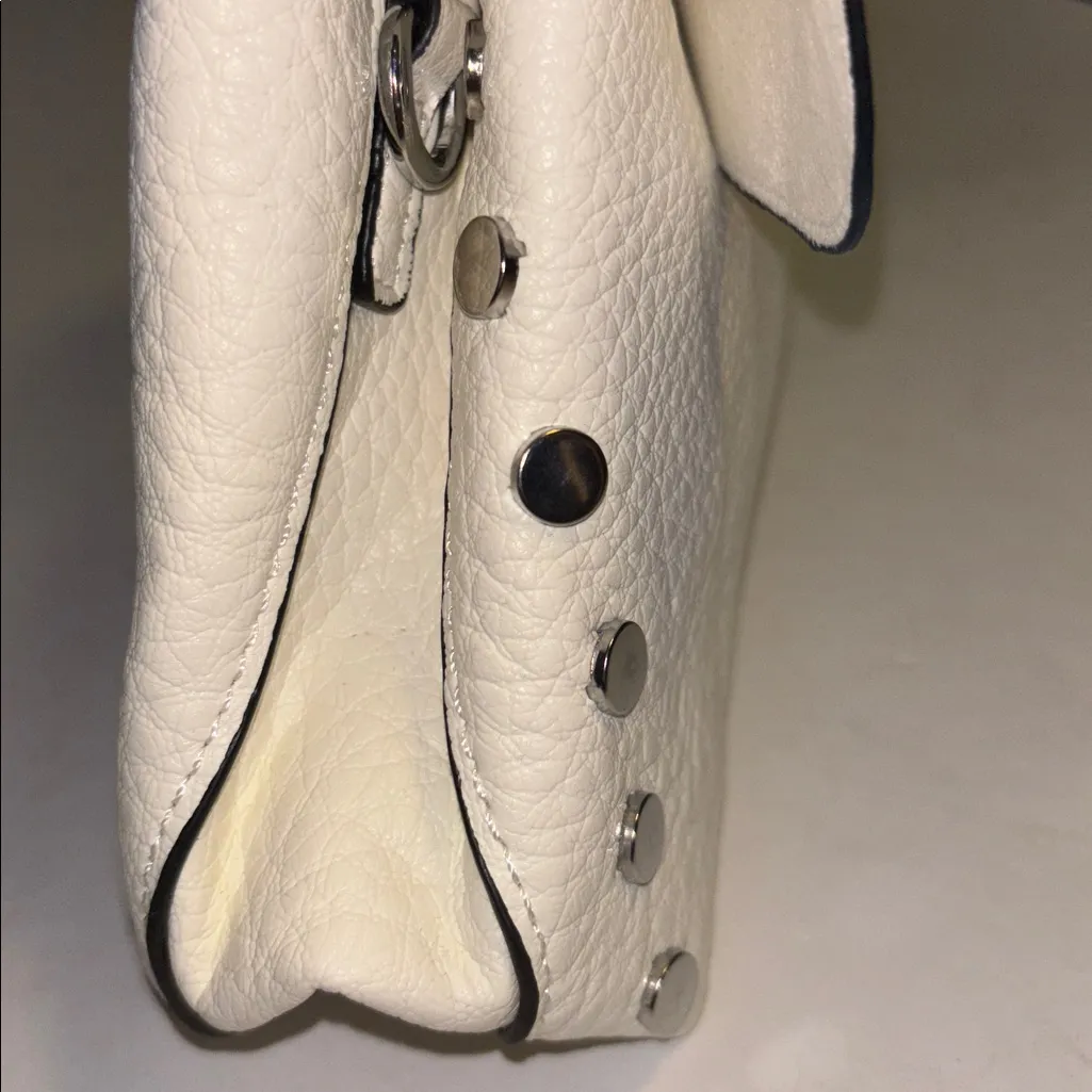 JAIME BRAND FROM THE UK.. NEW WHITE FAUX LEATHER HANDBAG SILVER ACCENTS/STUDS - Image 7
