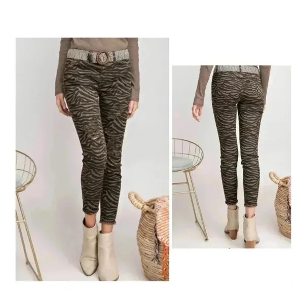 🆕Easel Distress Faded Olive Zebra Print Skinny Pants🆕 - Image 2