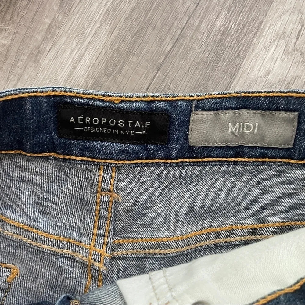 3/$30 AEROPOSTALE Distressed MIDI Jeans Shorts - Image 6