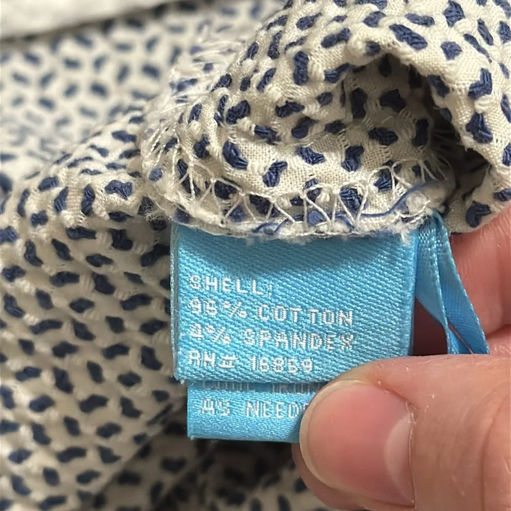 J. McLaughlin white and blue geometric print textured cropped pants size 14 - Image 8