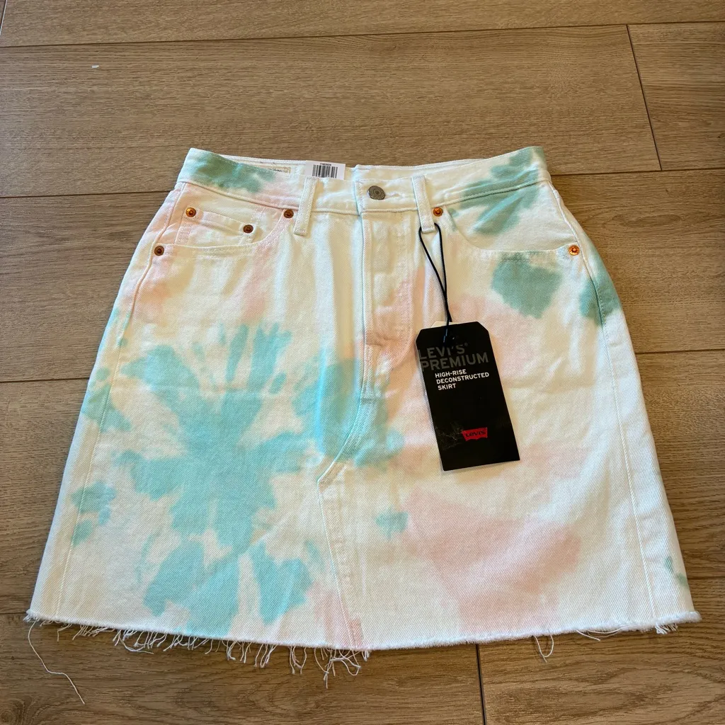 NWT Levi’s High Rise Deconstructed Skirt Tie Dye Premium Denim Raw Hem Size 27 - Image 2