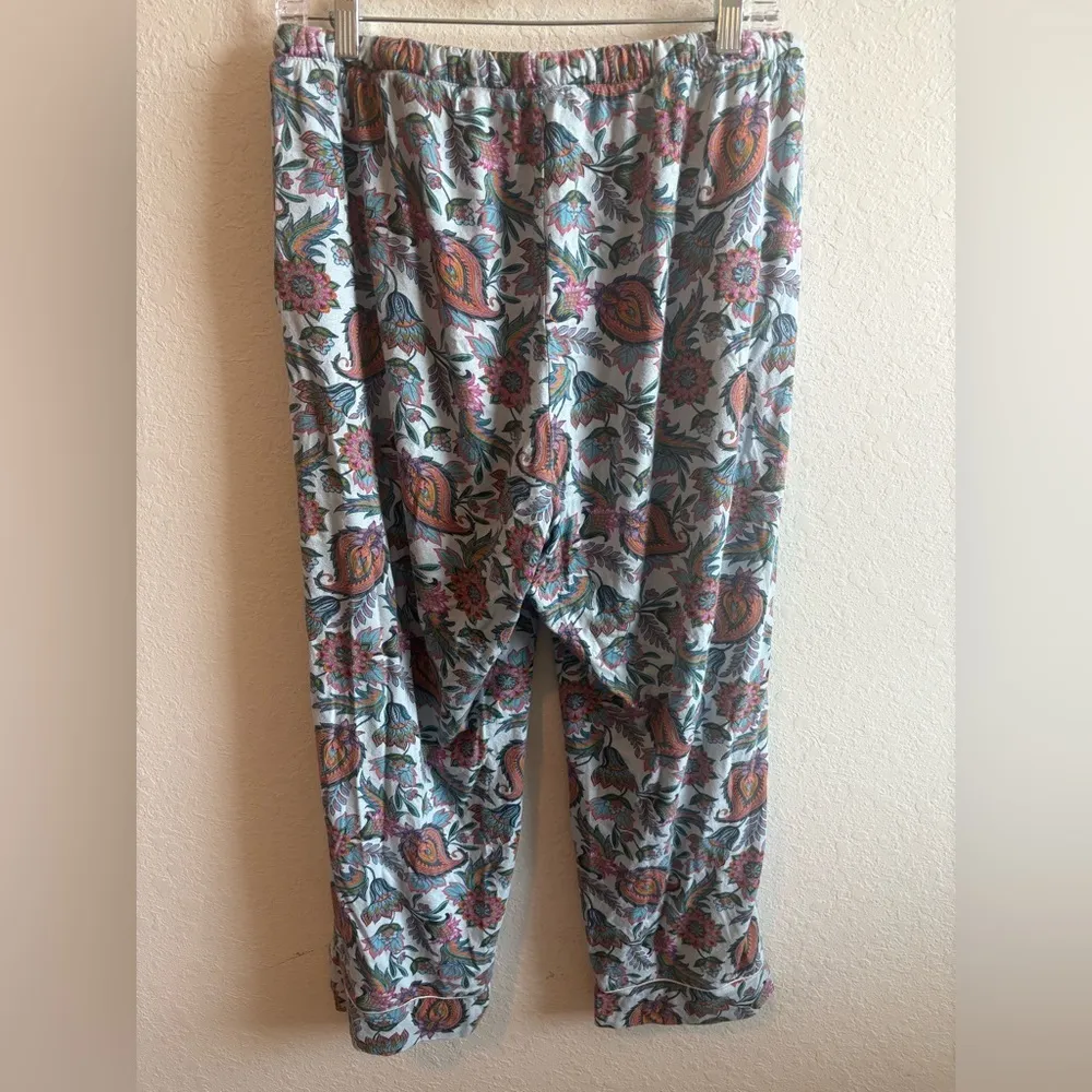 Soft Surroundings Floral Pajama Set with Paisley Design Size Small - Image 7
