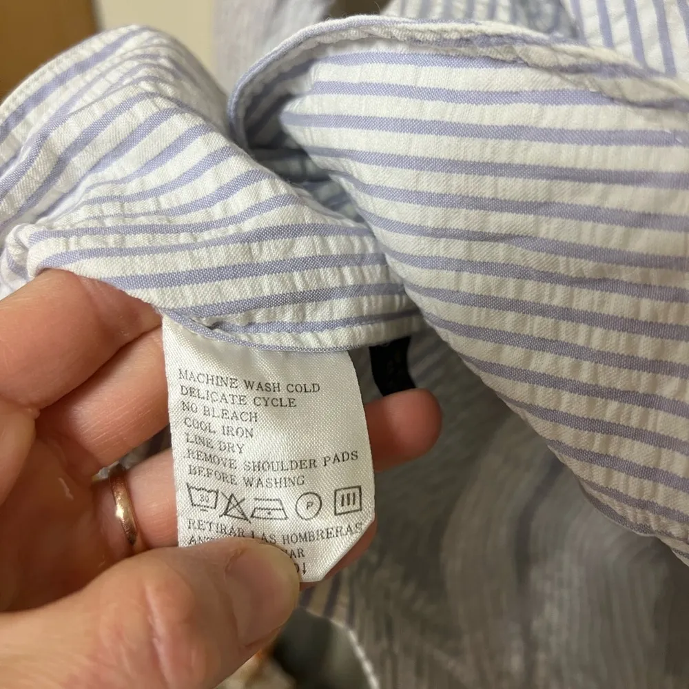 VTG Liz Claiborne Seersucker Striped Blue and White Women's Blazer - Image 9