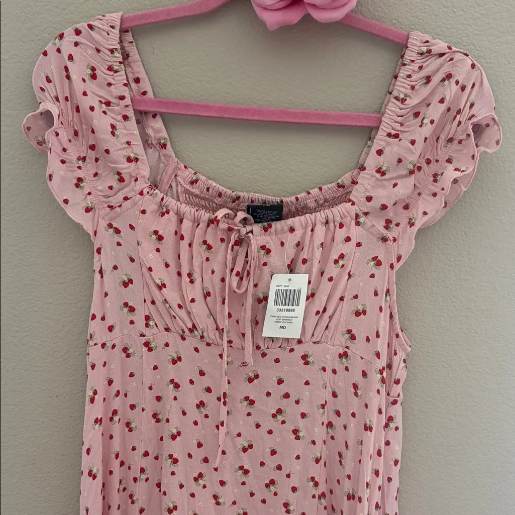 Pink strawberry 🍓 print Maxi Dress Size M - Image 2