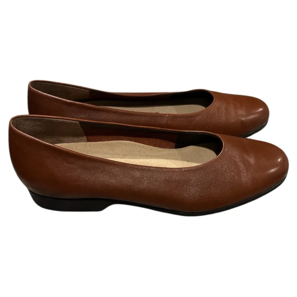 Easy Spirit Brown Leather Flats Timeless Style - Image 3