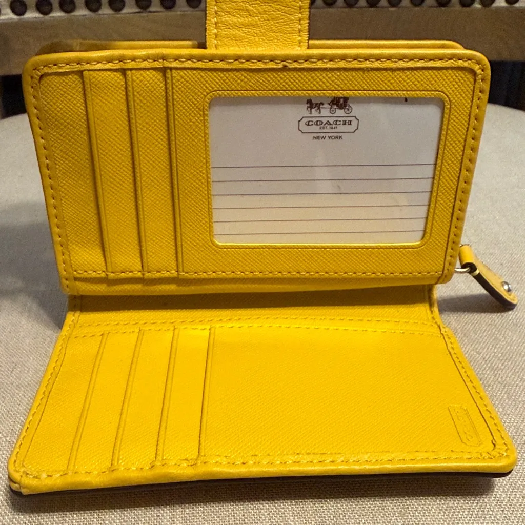 Coach  SoHo Campbell Small Buckle Yellow Leather Wallet - Image 10