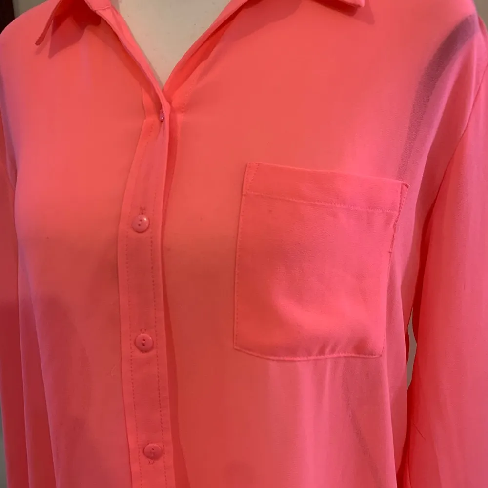 KUT from the Cloth | bright pink button down top - Image 4