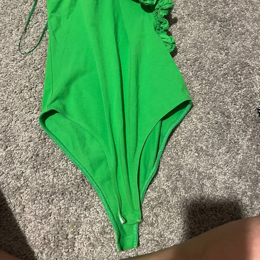 ZARA Women's Asymmetric Ruffled Bodysuit Size S in Green - Image 6