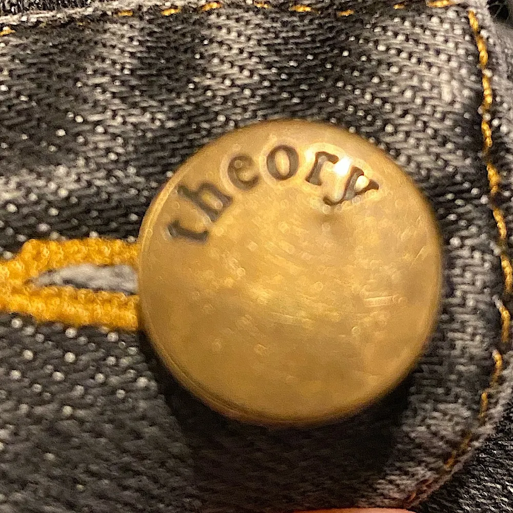 THEORY Women’s Black Wash Denim Trucker Jacket Size 2 - Image 9