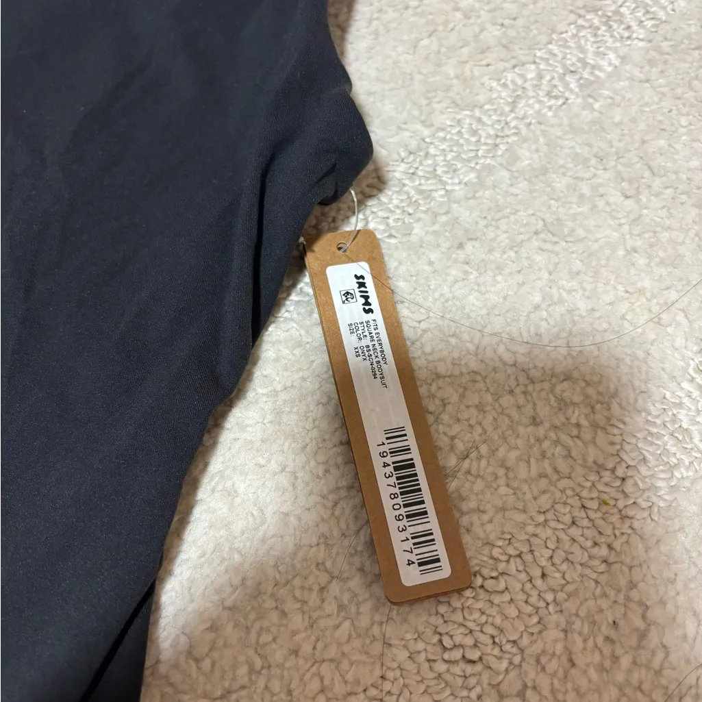 SKIMS Black fits everybody square neck bodysuit - Image 5