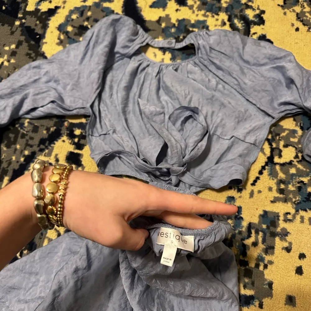 Vestiqe blue backless, long sleeve summer dress - Image 4