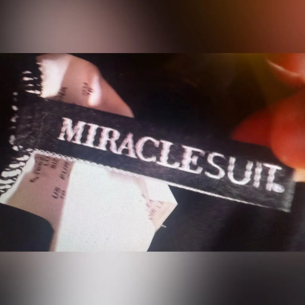 Miraclesuit NWOT Rock Solid Marina Underwire Tankini Top Black Size 10 Draped - Image 8