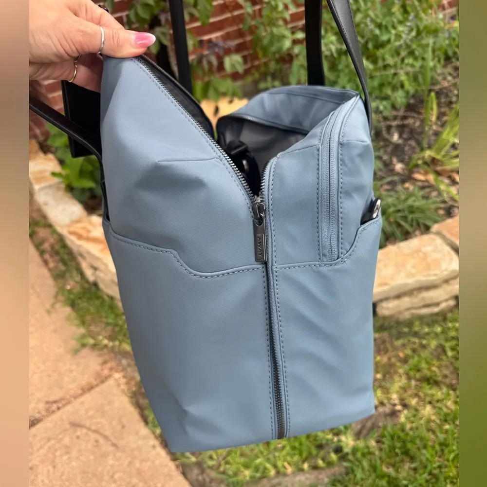 Away Everywhere Travel bag in Coast Blue with strap NWT - Image 10