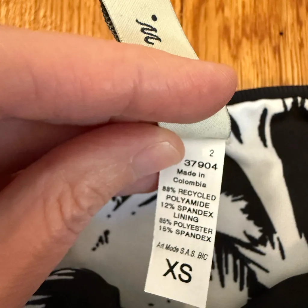 Maaji Ribbed Reversible Black / Palm Tree Bikini Bottoms Size XS - Image 3