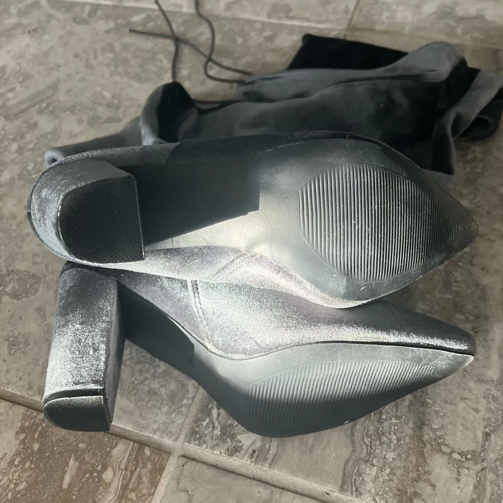 Shoe Dazzle Adina Faux Suede Heeled Boots in Grey Size 10, New w/o Box - Image 7