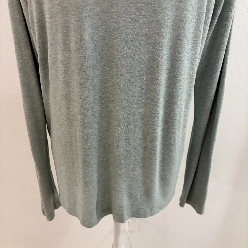 CAbi Laid Back Sage Green Long Sleeve V-neck Tee Top Style 5192 Size L - Image 10