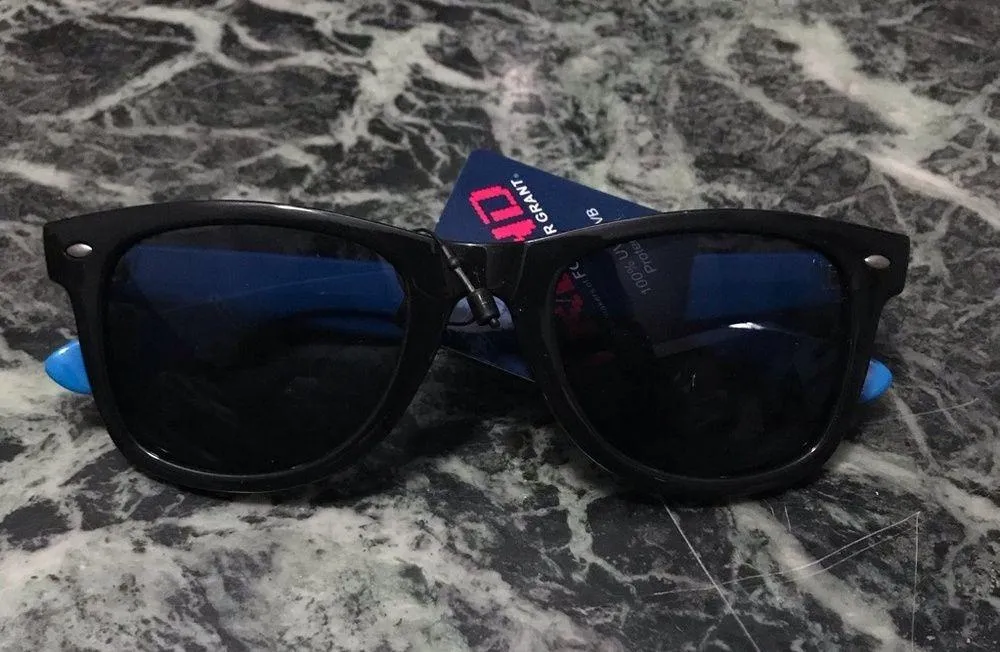 Foster Grant Palm tree Sunglasses - Image 3