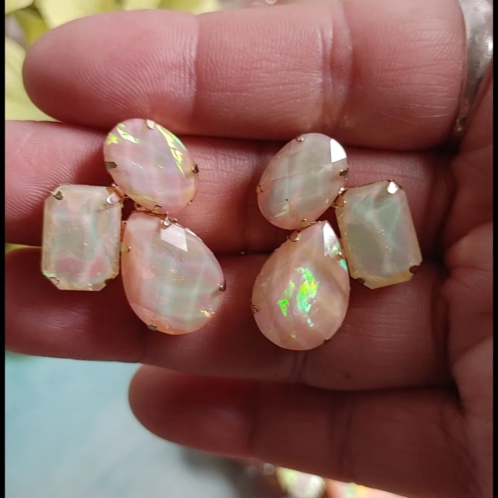 Unique Iridescent Pink Shimmer Necklace / Earrings - Image 5