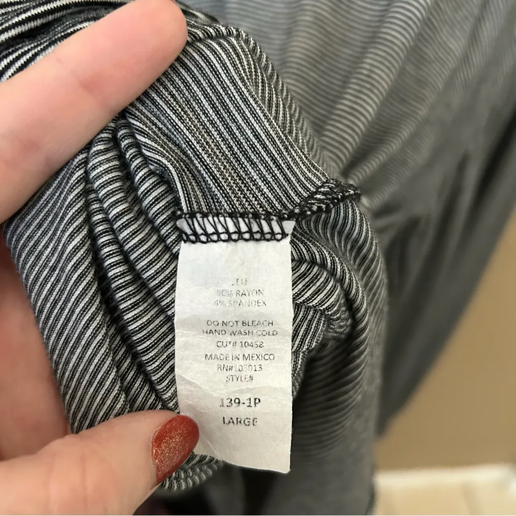 Andree by Unit oversized striped puff sleeve long sleeve top women’s size large - Image 4