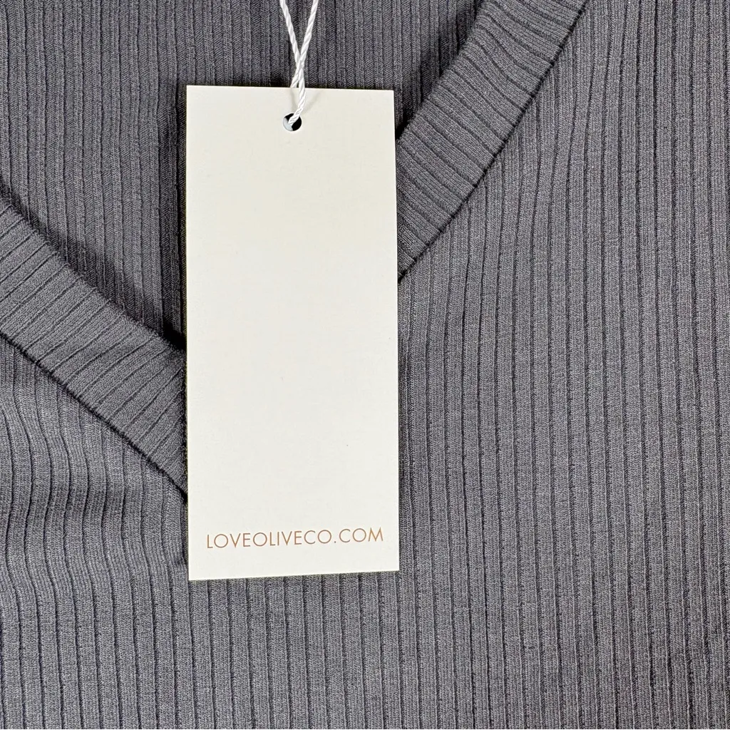 Love Olive Co Gray Ribbed V - Image 3