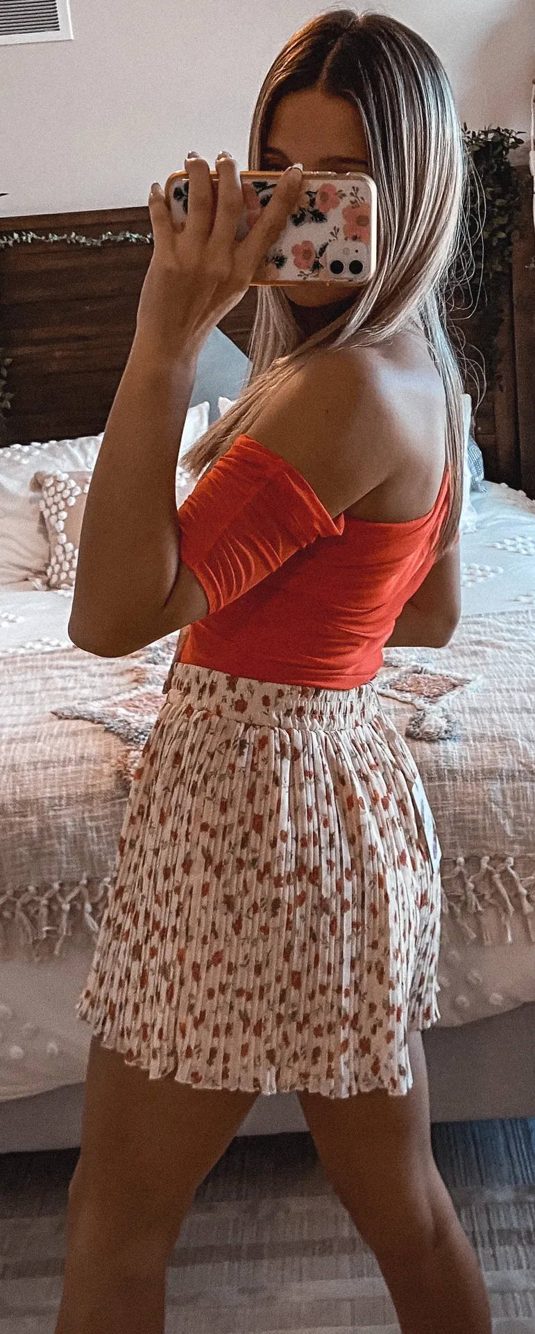 Chelsea and Violet Floral Pleated Shorts  - Image 2