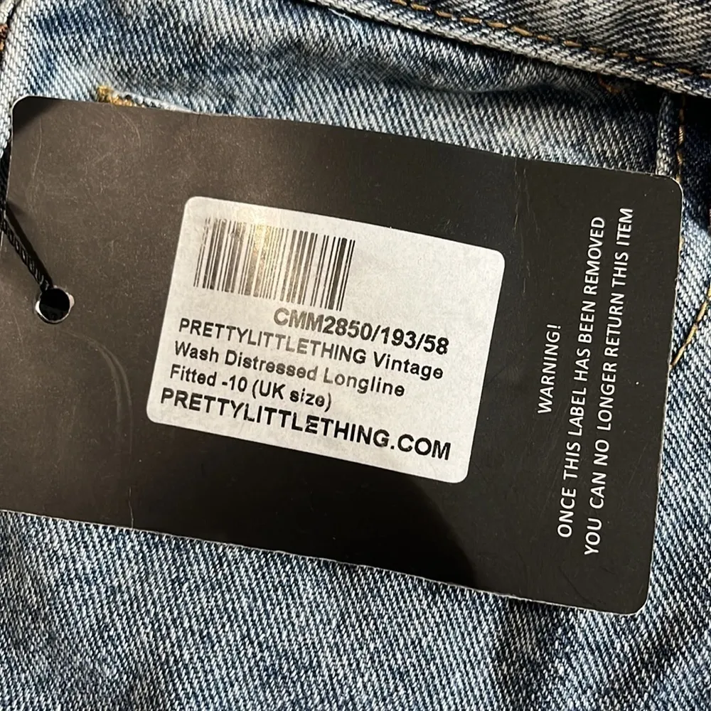 Pretty Little Thing Vintage Wash Distressed Longline Shorts Size 6 NWT - Image 6