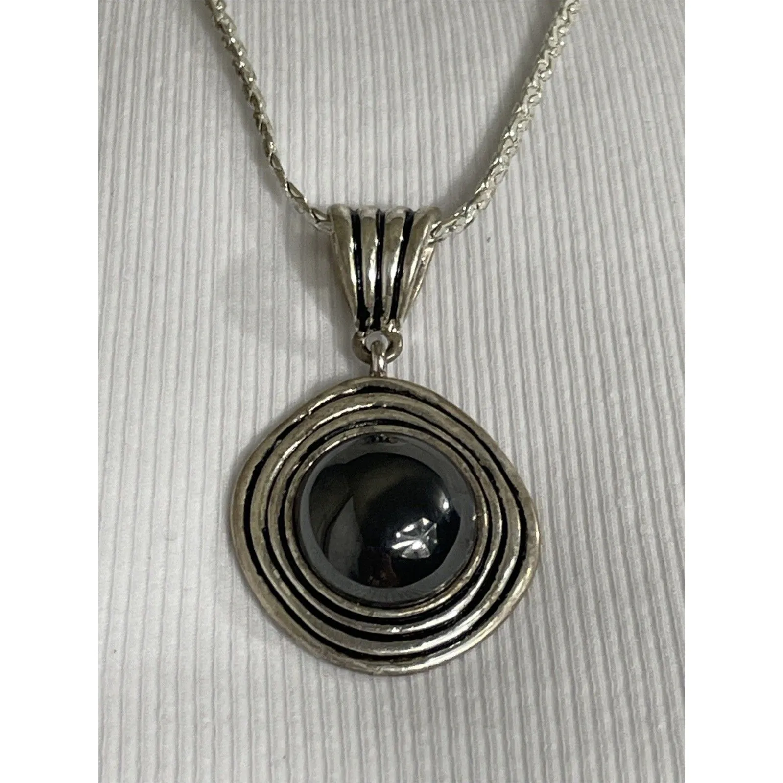 PREMIER DESIGNS Antique Silver Tone w Faux Hematite Pendant Necklace 19” - Image 2