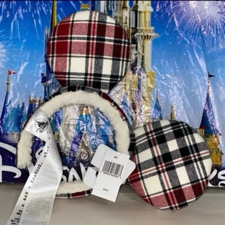 Disney parks plaid Sherpa Christmas Mickey Mouse ears NWT - Image 3