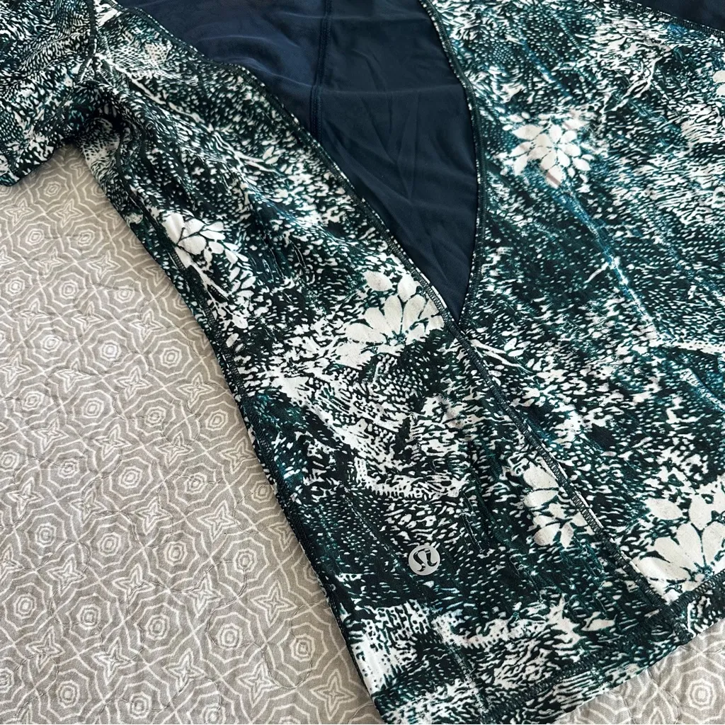 Lululemon Seek The Heat Short Sleeve Workout Shirt White Multi Teal Size 10 - Image 7