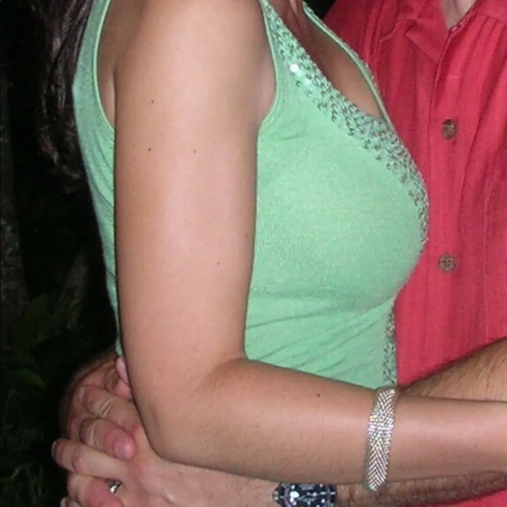 bebe XS Green Sequined Sleeveless Sweater - Soft & Comfy - Image 2