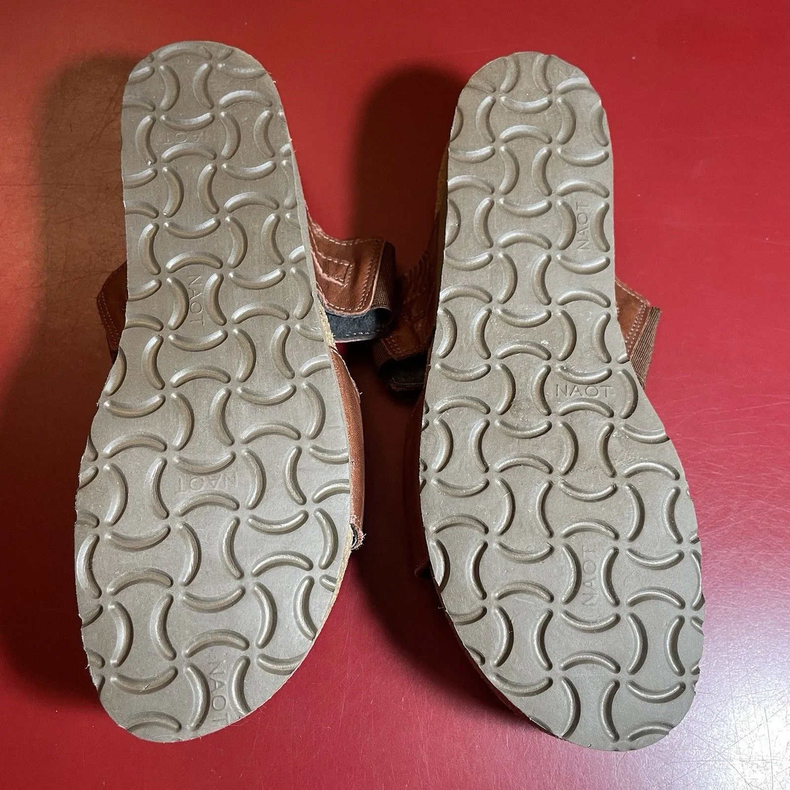 Naot Leather Slide Sandals Womens EU 36 US 5.5 Brown Chain Israel Comfort - Image 2