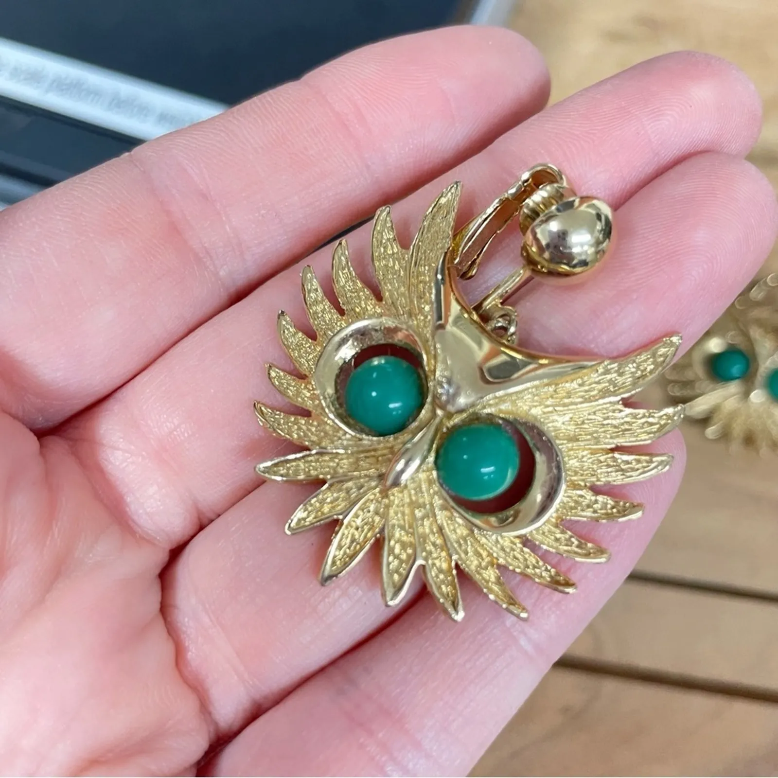 Vintage Park Lane Gold Tone Owl Clip On Earrings Green Eyes - Image 4
