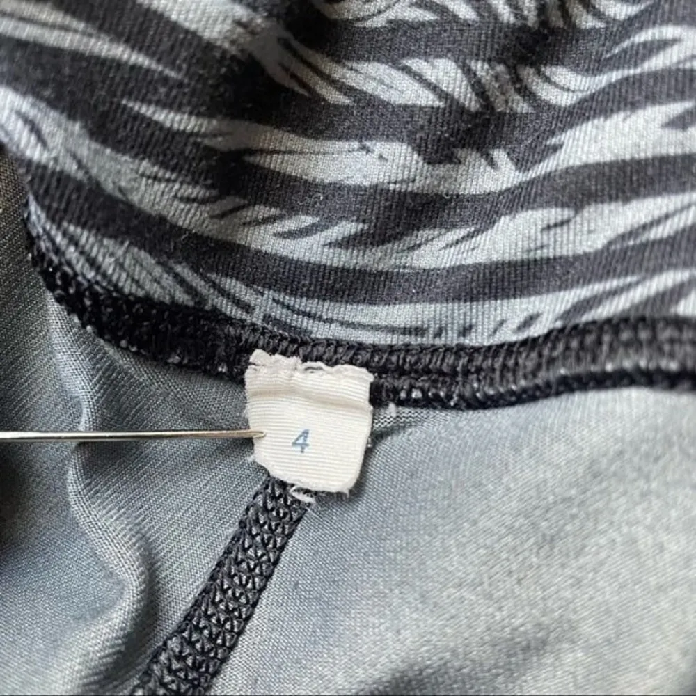 Lululemon Wunder Under Crop II Full-On Luon Roll Down Leggings Gray Palms Size 4 - Image 12