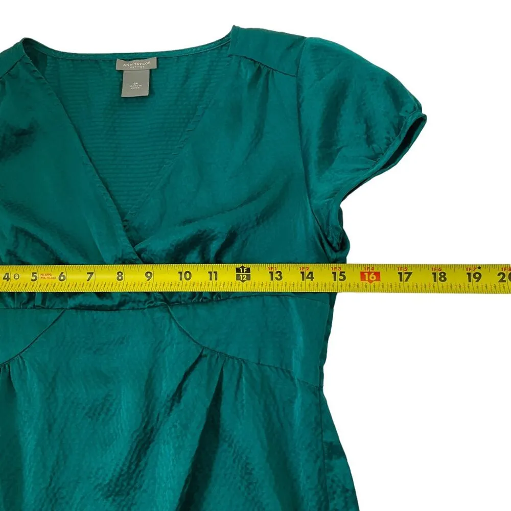 Ann Taylor Women’s Size 0 Petite Blue Top Shirt V Neck #11•4 - Image 8