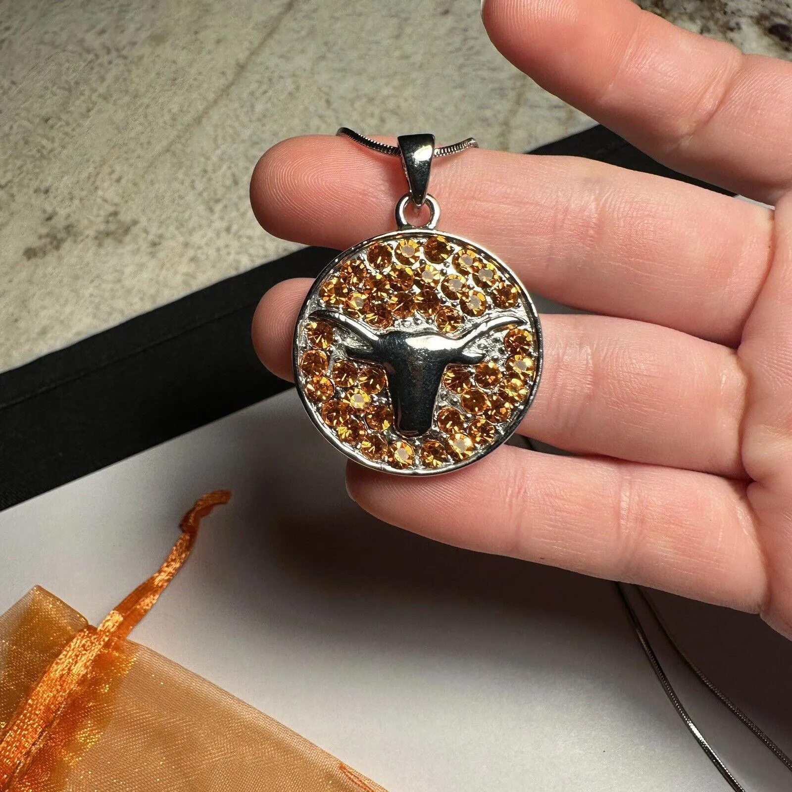 Rhinestone Texas Longhorn Round Pendant Silver Tone Chain Necklace NWOT - Image 4