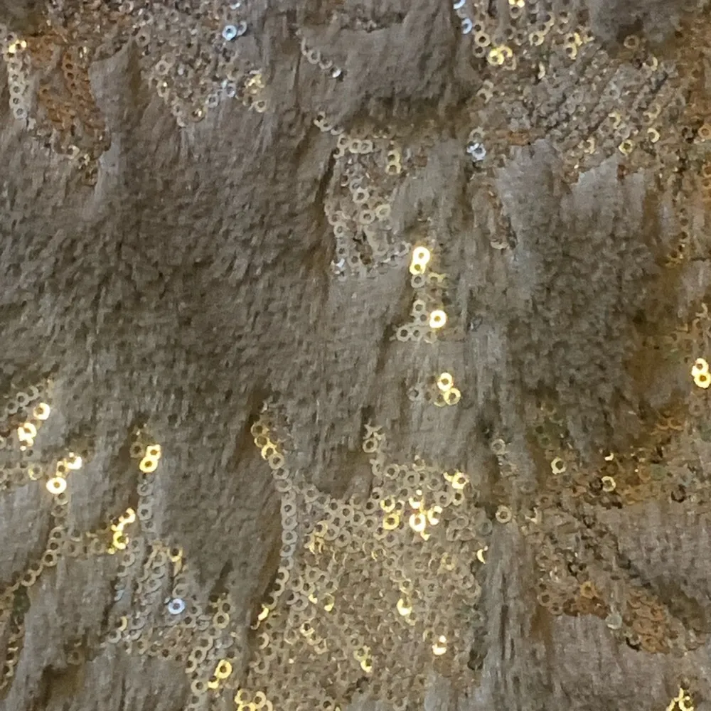 Isle apparel NWT jacket women’s medium grey faux fur sequins two hook cl… Gray - Image 8