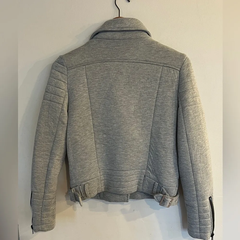 GLAMOROUS Women’s Gray Zipper Pocket Moto Jacket Size S - Image 2