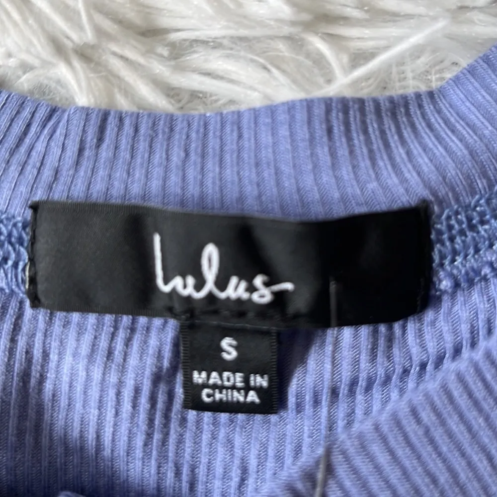 Lulus Women’s Round Neck ribbed henley Cropped top in Light blue size Small - Image 4