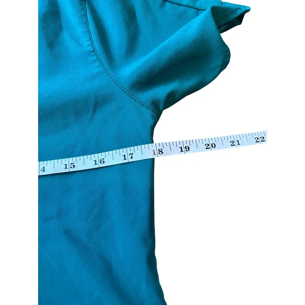 Carhartt Women's Dark Green Scrub Top - Image 5