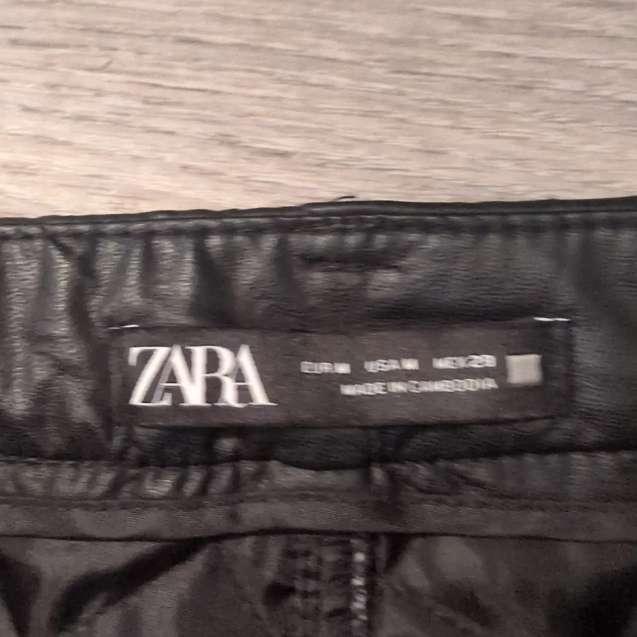 Zara Faux Leather Quilted Pants Size Medium - Image 3