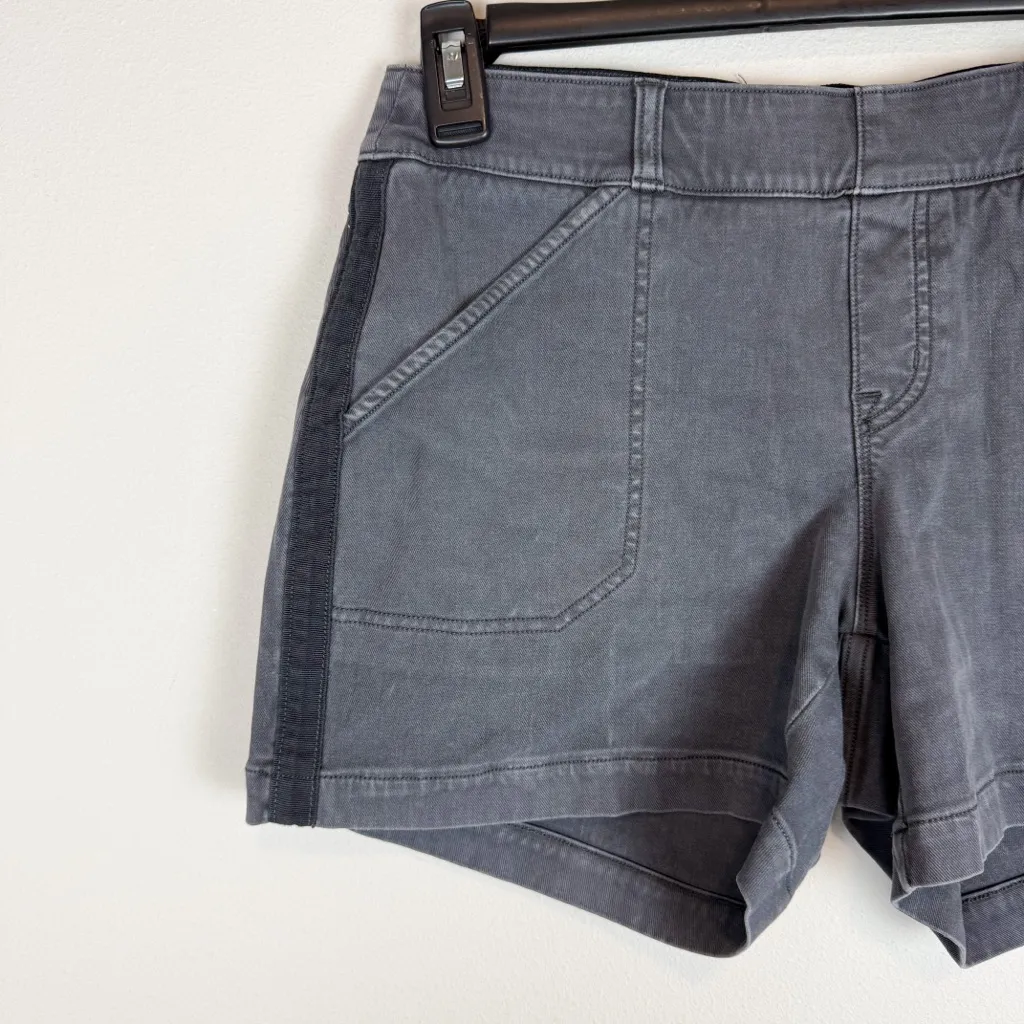 Spanx  Stretch Twill Shorts 4” Washed Black Size Medium - Image 3