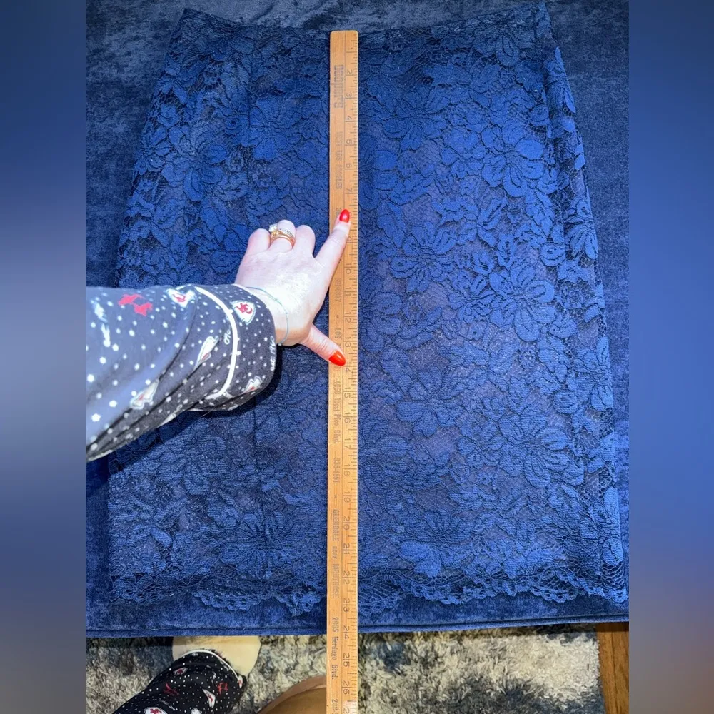 Lark & Ro Navy Blue Lace Knee Length Pencil Skirt Size Small - Image 7