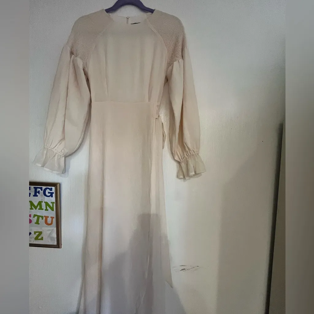 Chic Long Sleeve Cream Dress Size 6 - Image 3