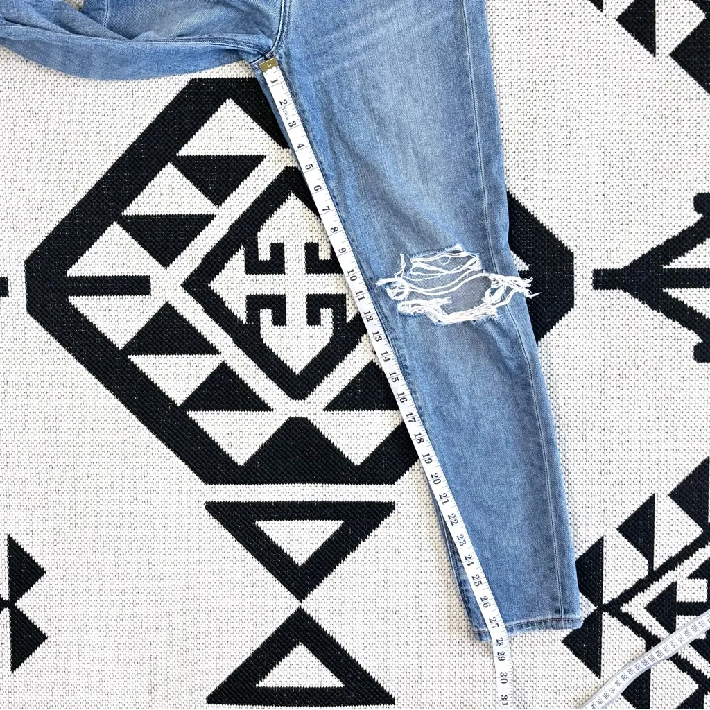 American Eagle Ripped Mom Jeans in Cool Classic Size 000 - Image 7