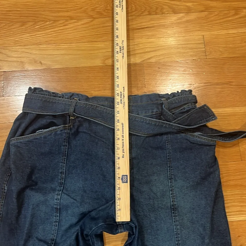 Time and tru paperbag button fly high rise ruffle waist belt jeans size 20. - Image 6