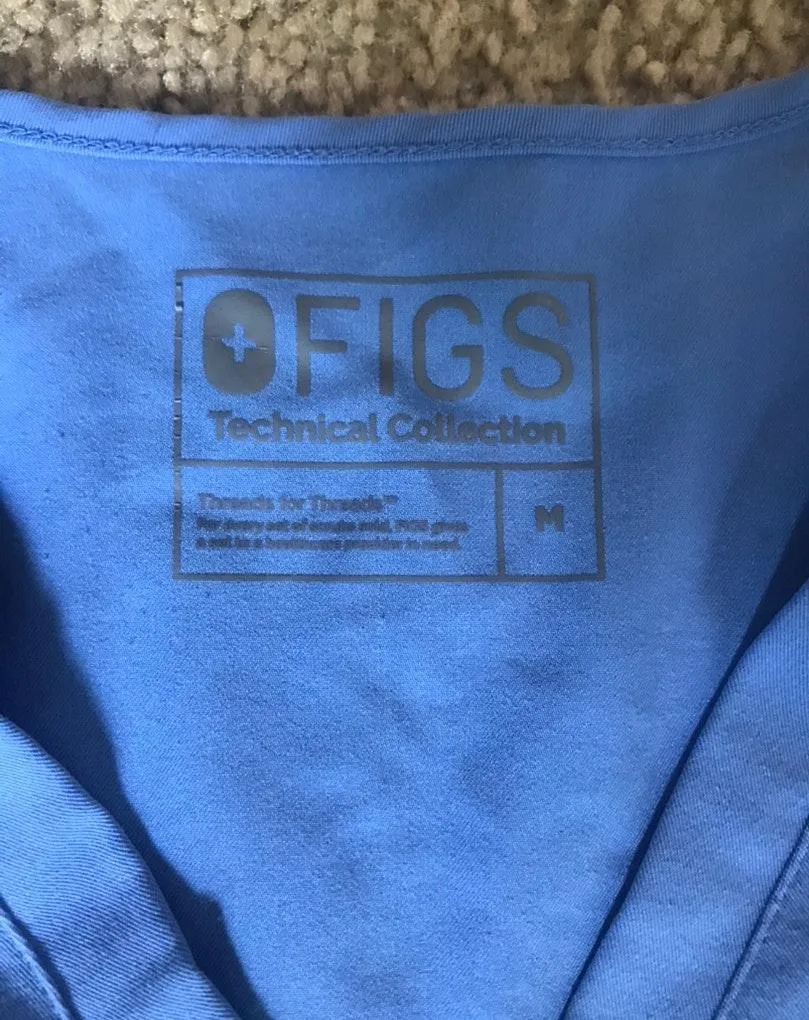 Figs Three Pocket Scrub Top - Image 4