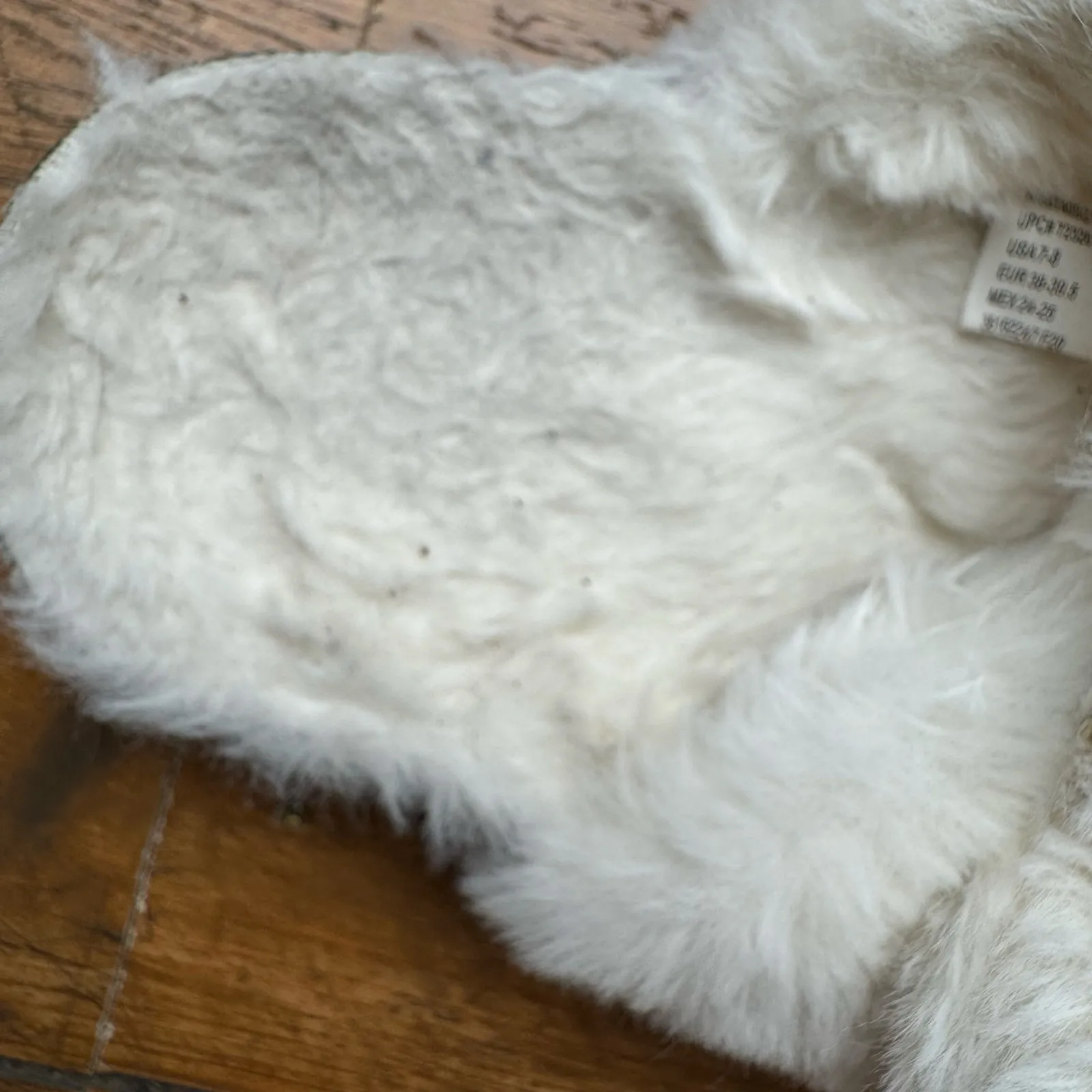 Slide with two straps,‎ buckles and faux fur White Size 7.5 - Image 5