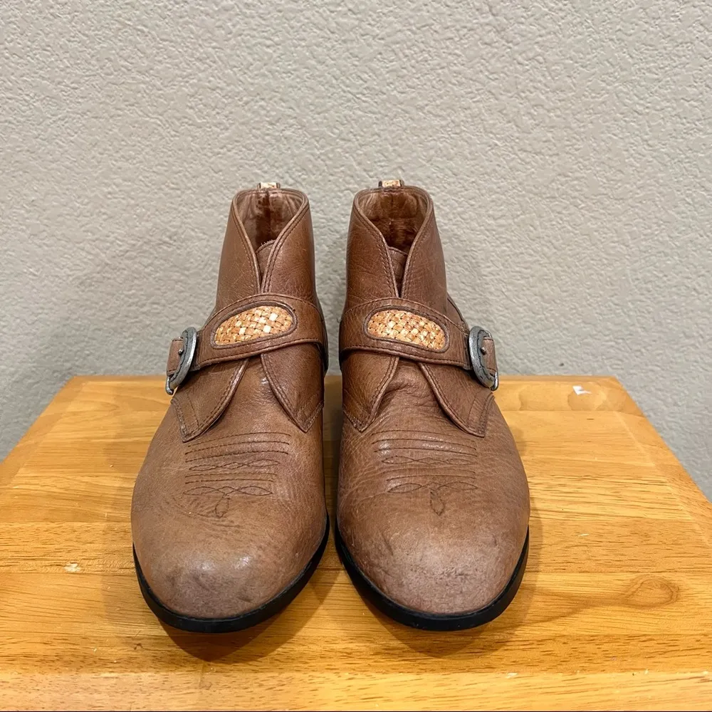 Ariat Women's Juliet Strap & Buckle Brown Leather Ankle Boots Sz 7.5 Western EUC - Image 2