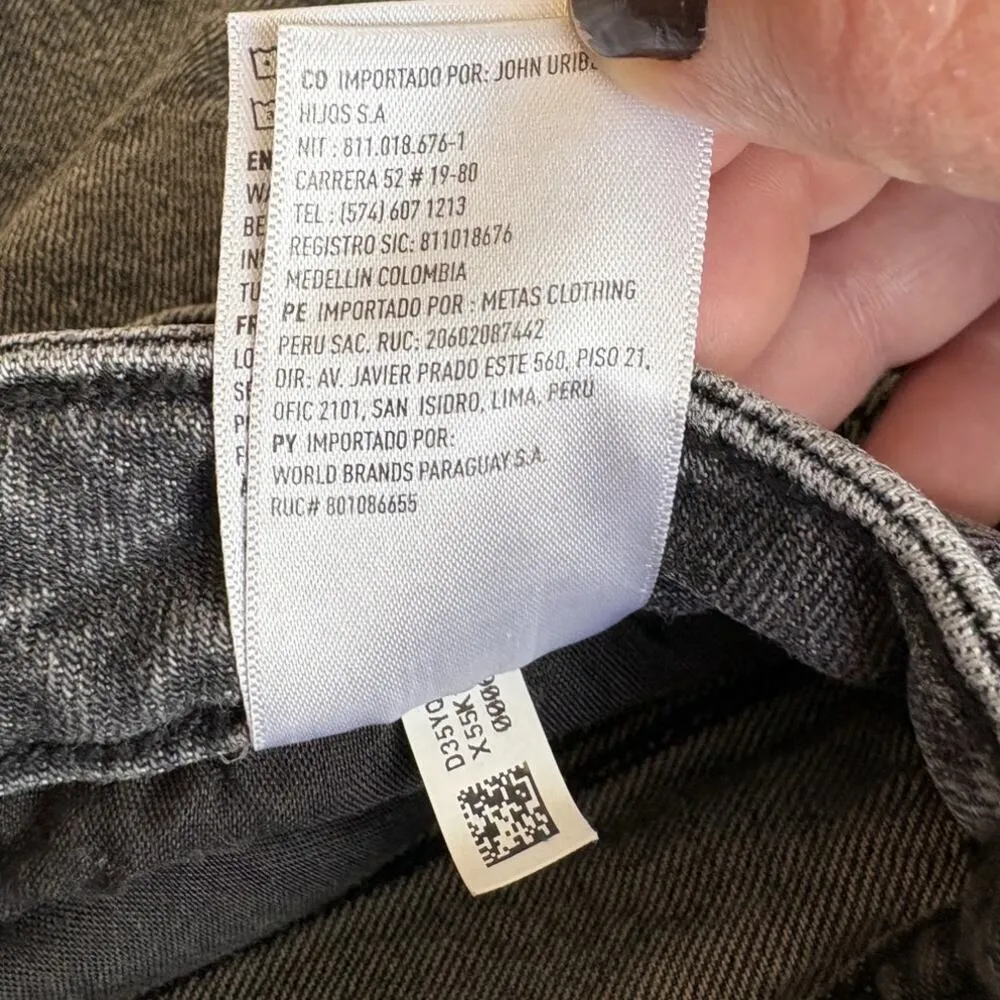 American Eagle High Waisted Mom Jeans Tapered Leg Distressed Smoke Gray Size 10 - Image 8