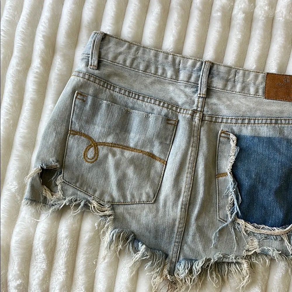 JOHN JOHN Light Blue Distressed Denim Shorts Size 6 - Image 8